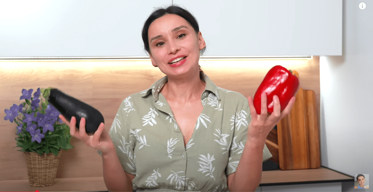 Кулінарка дала рецепт самого ходового салату з баклажанів та перців