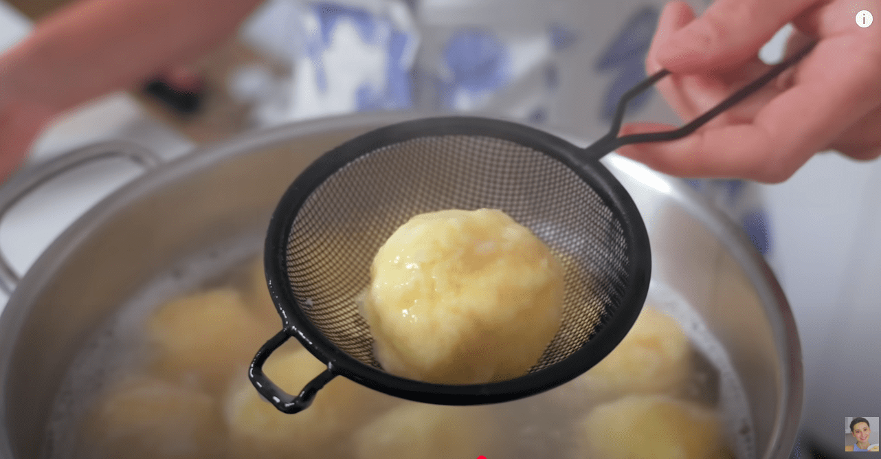 Кулінарка показала, як можна приготувати смачні вареники без ліплення