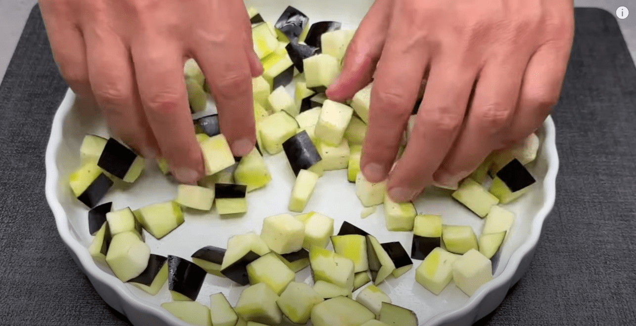 Кулінарка знайшла рецепт справжньої середземноморської пасти з баклажанами