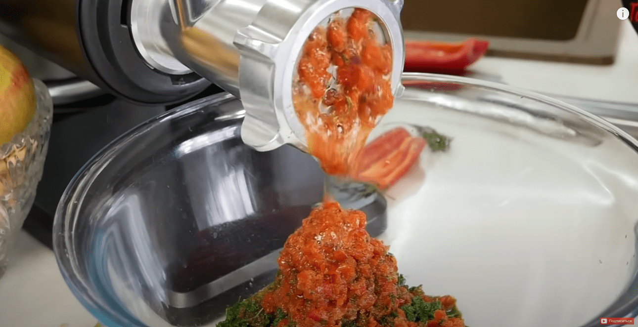 Кулінар дав рецепт закрутки на зиму з перців та томатів: по-болгарськи