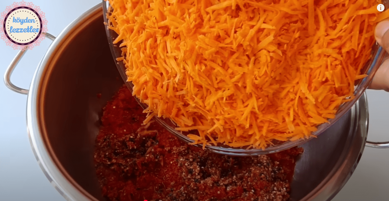 Кулінарка дала рецепт консервації перцю з морквою