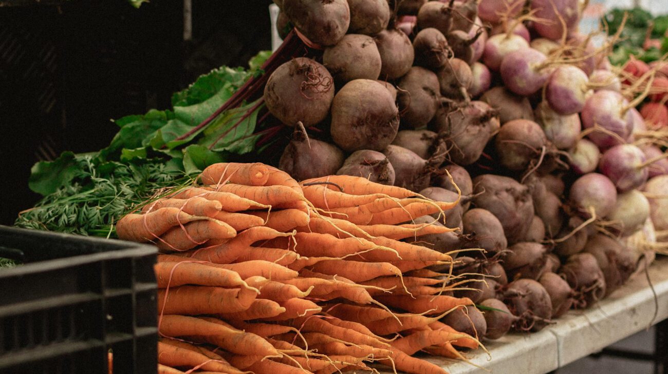 Фермери показали, як попіл впливає на врожайність моркви