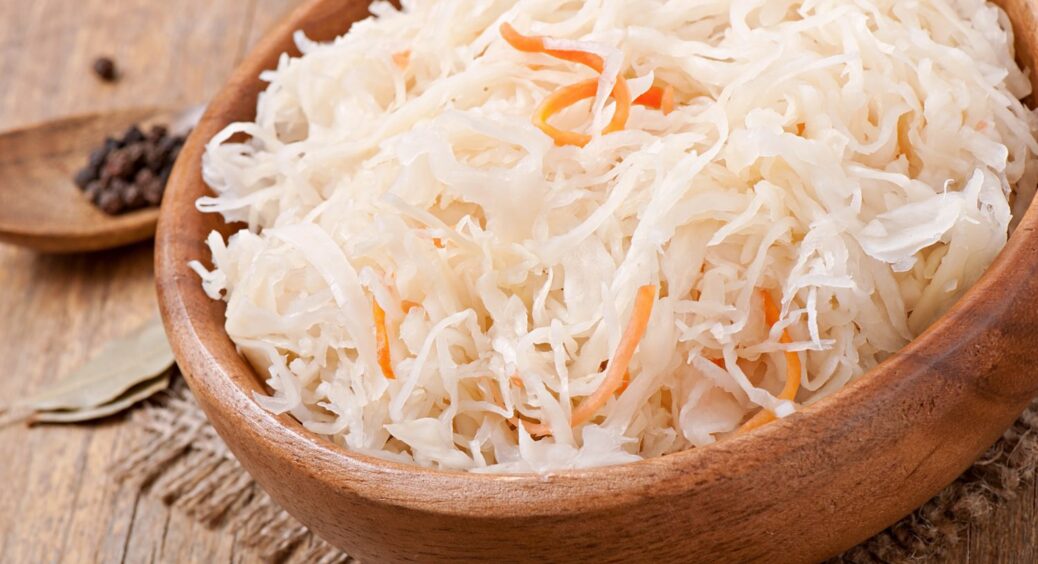 Квашена капуста без неприємного запаху – простіше пареної ріпи: 1 полтавський прийом, і все 