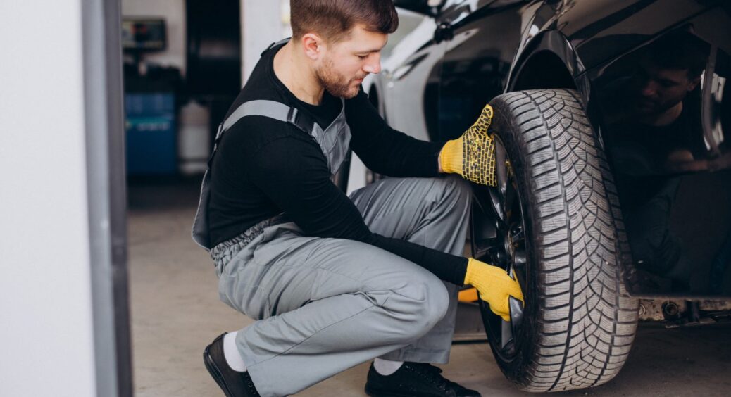 Готуємо автівку до морозів у 2025-му: коли вже час міняти літню резину на зимову 