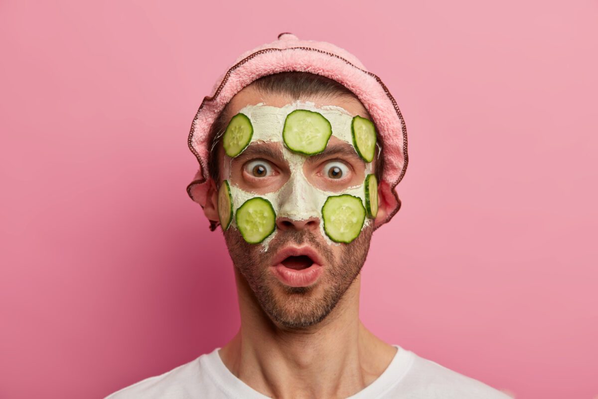 Експерти розповіли, чи дійсно заморожені огірки корисні для шкіри