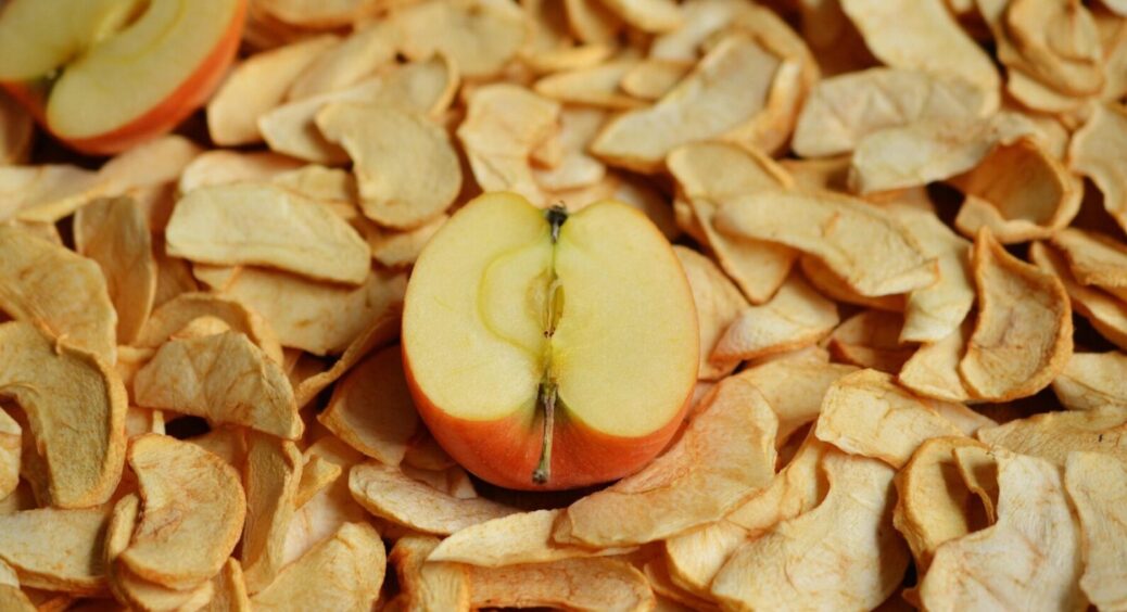 Сухофрукти без цукру і консервантів: як зробити по-чесному, без глянцю, але смачно і безпечно 