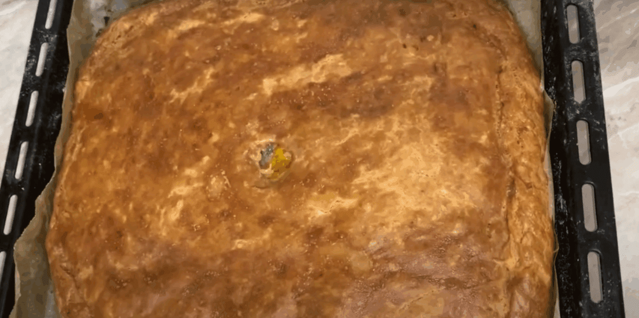 Рецепт смачного і ситного закарпатського пирога з двома начинками