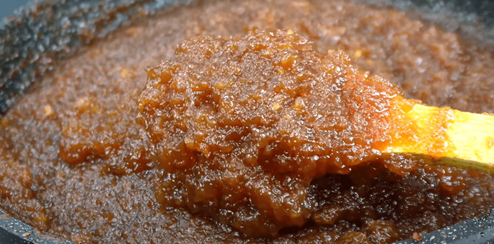 Експерти розповіли, як приготувати густе і смачне яблучне повидло у духовці