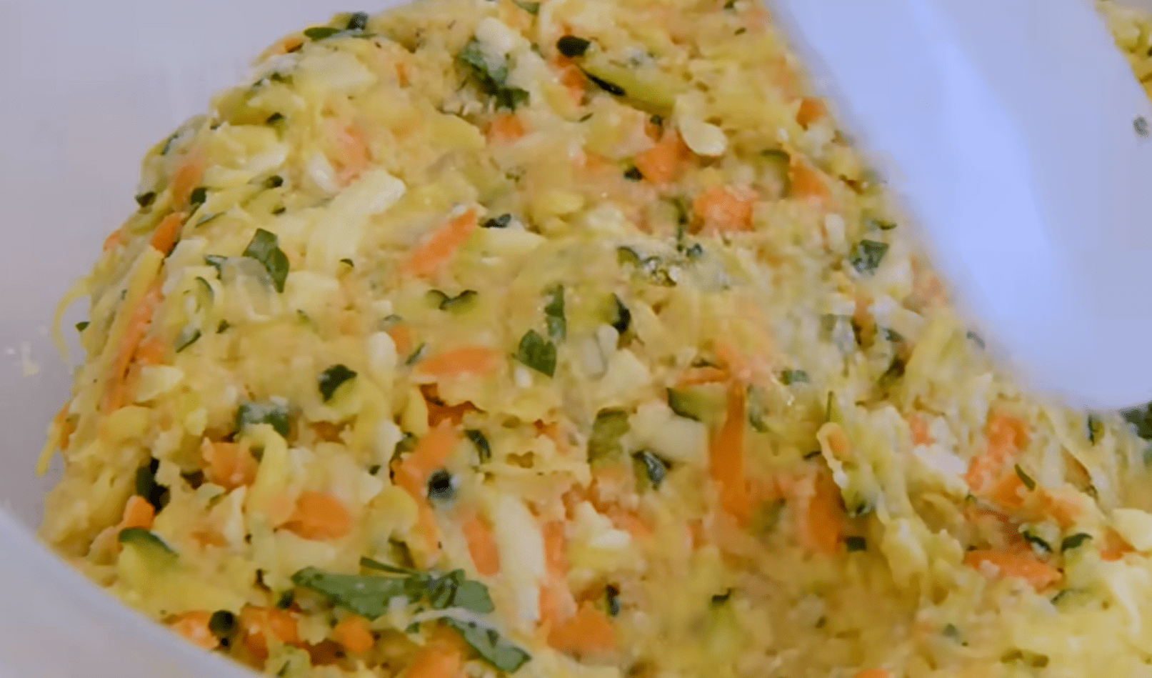 Кулінари розповіли, як приготувати смачні і ніжні котлети з кабачків