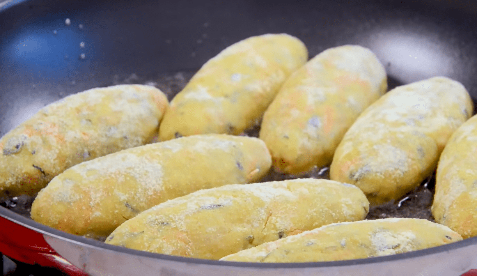 Кулінари розповіли, як приготувати смачні і ніжні котлети з кабачків