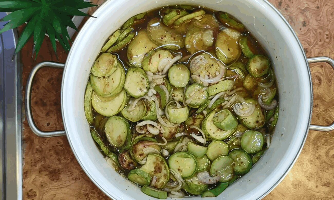 Рецепт дуже смачних шашличних кабачків на зиму