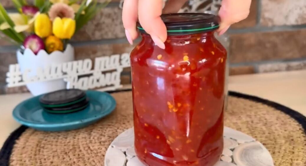 Ця аджика з грушами по-полтавськи на зиму – надзвичайна смакота: і солодко, і гостренько 