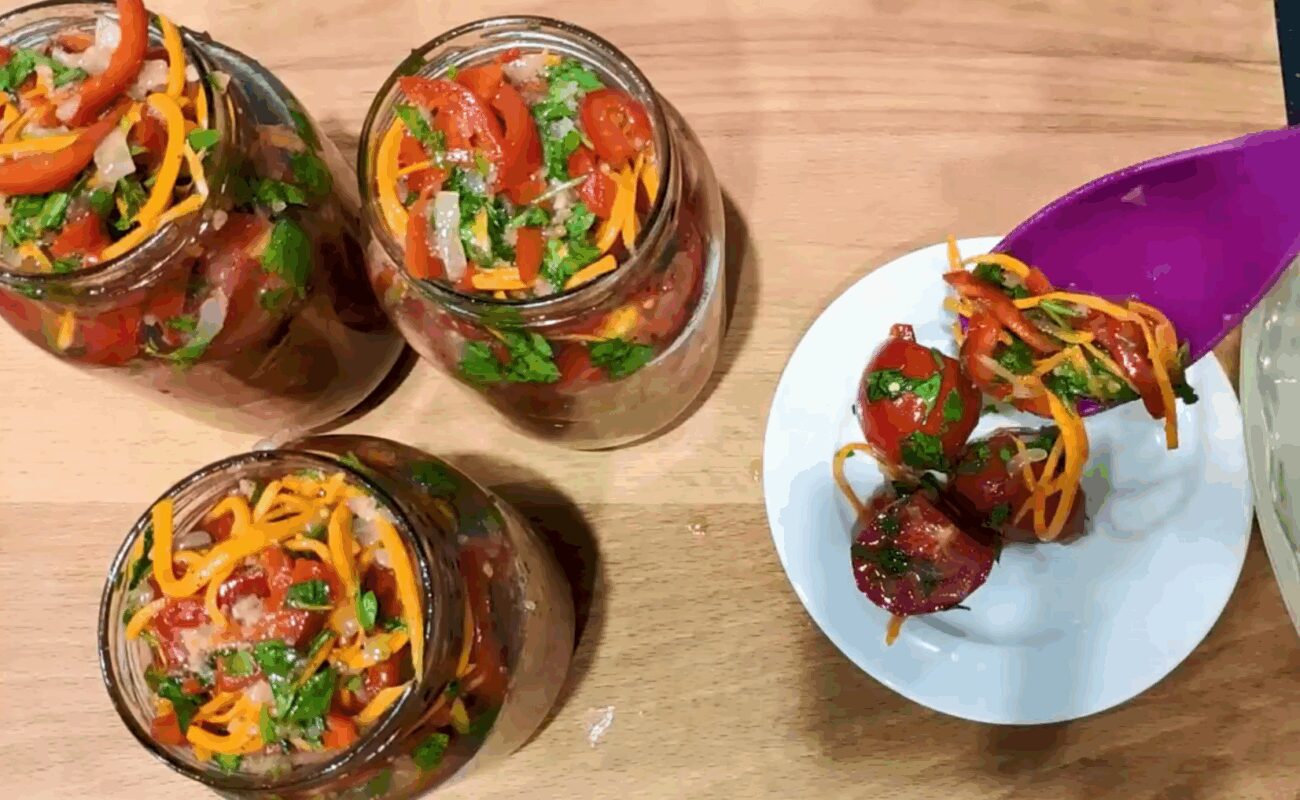 Рецепт соковитих і гострих помідорів по-турецьки на зиму