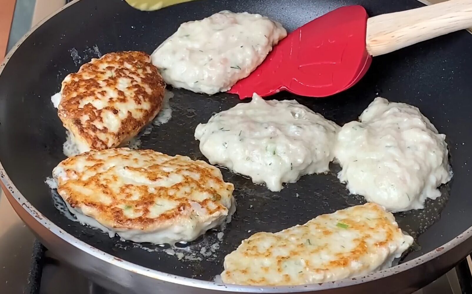 Рецепт дуже соковитих і пухких котлет на кефірі