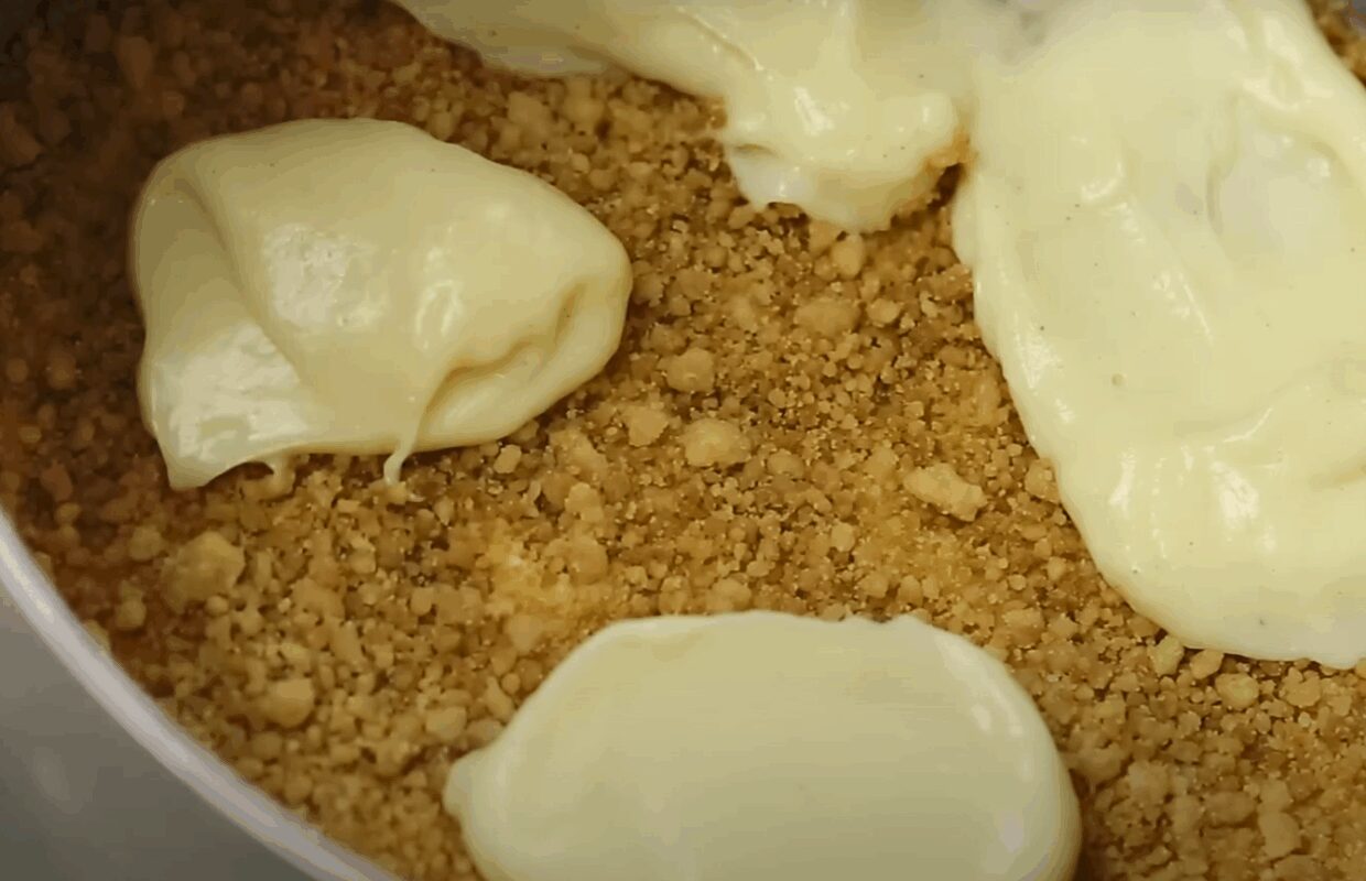 Рецепт смачного і ніжного торта Пломбір без випічки і печива