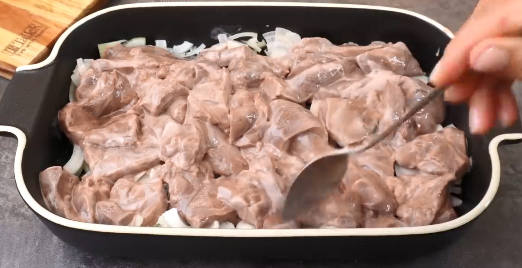 Експерти розповіли, як приготувати м'яку і ніжну печінку у духовці