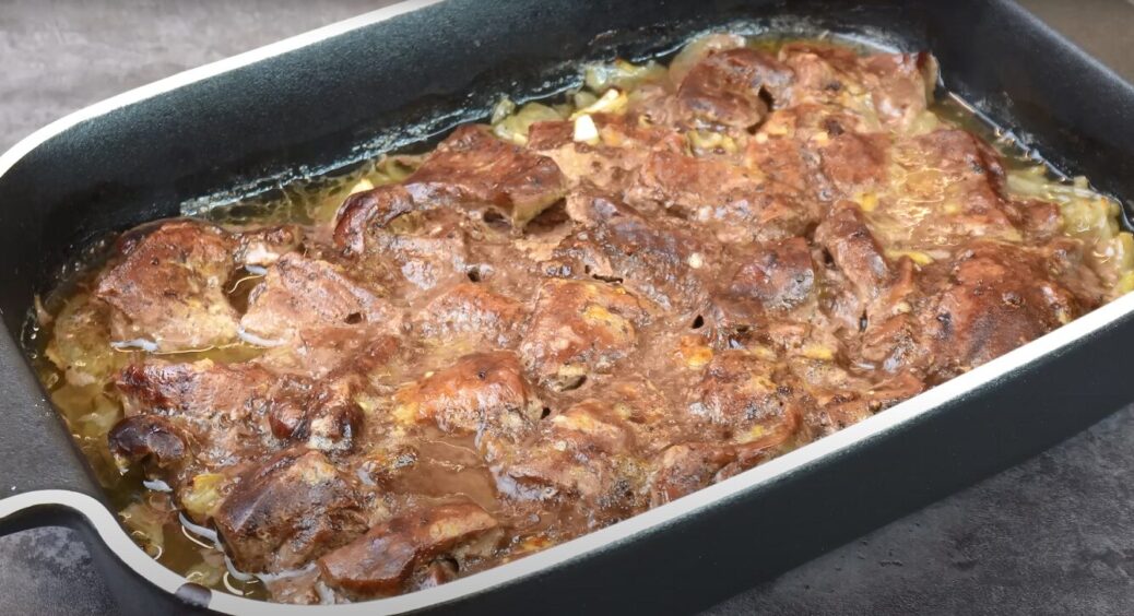 Заливаю печінку кефіром: виходить найсмачніший делікатес — навіть для примхливих їдоків 