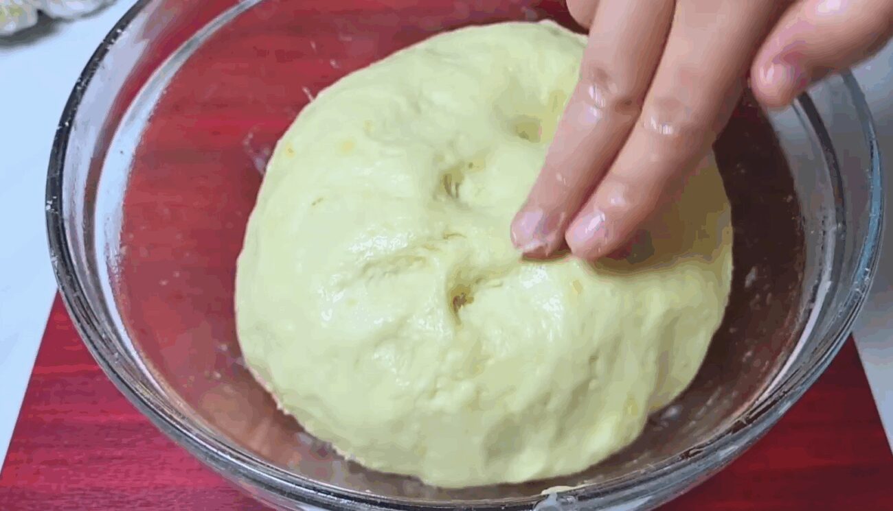 Рецепт пухких і ніжних картопляних пиріжків з м'ясом