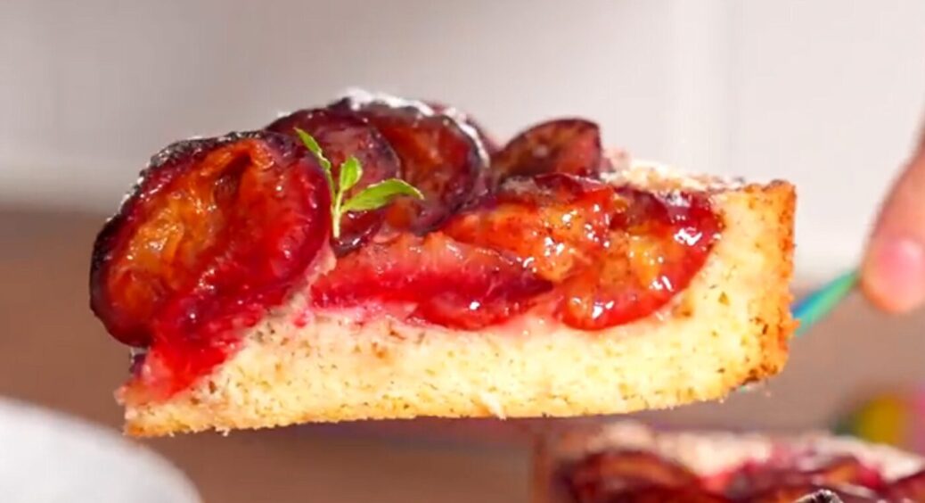 Приготувала раз і став фаворитом. Пиріг зі сливами “3:1” — 3 частини слив, 1 частина тіста 