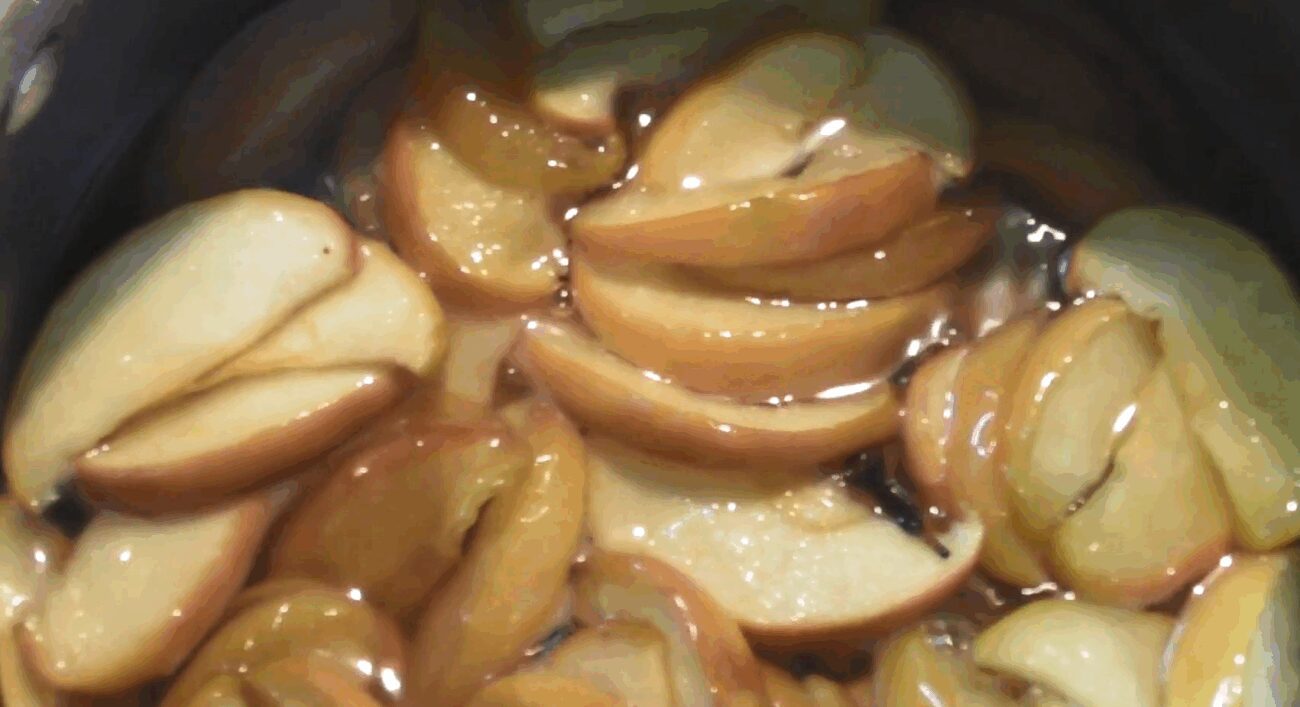 Рецепт смачного і ароматного яблучного варення Золотий нектар