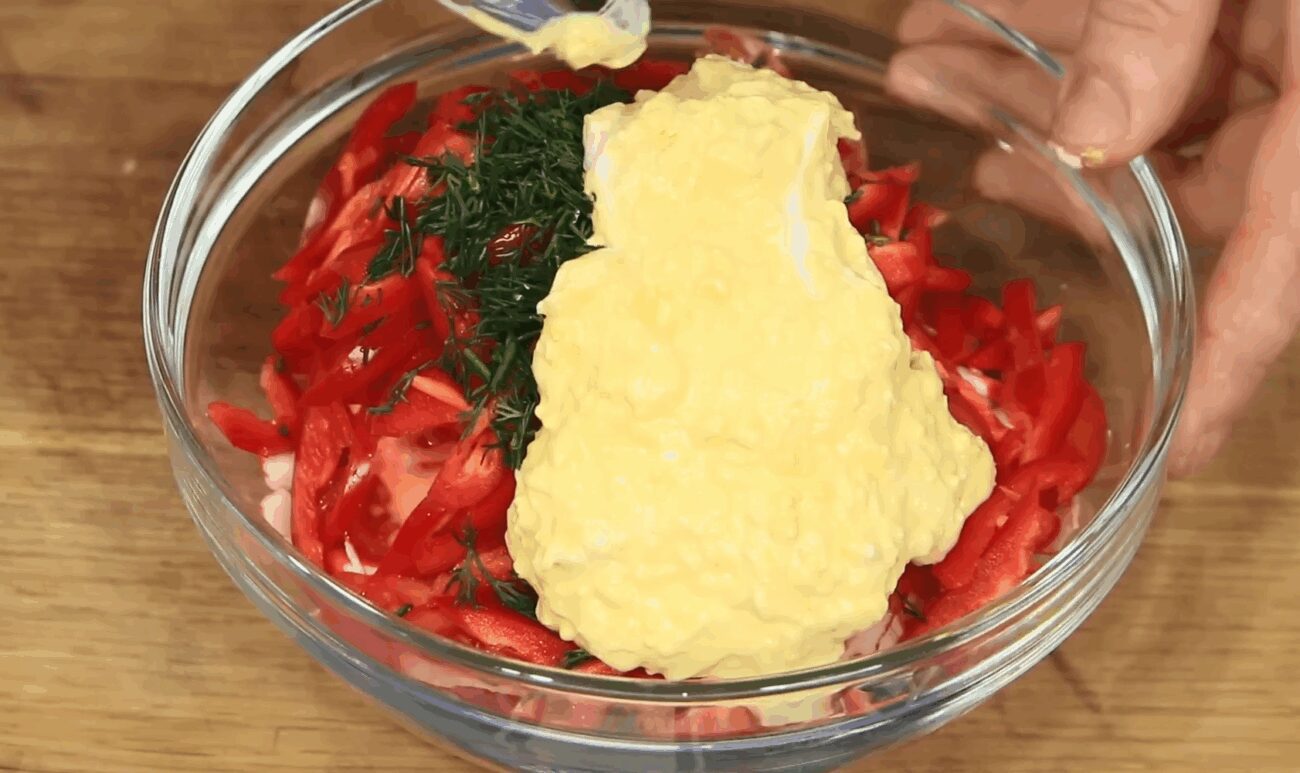 Рецепт нового святкового салату з крабовими паличками