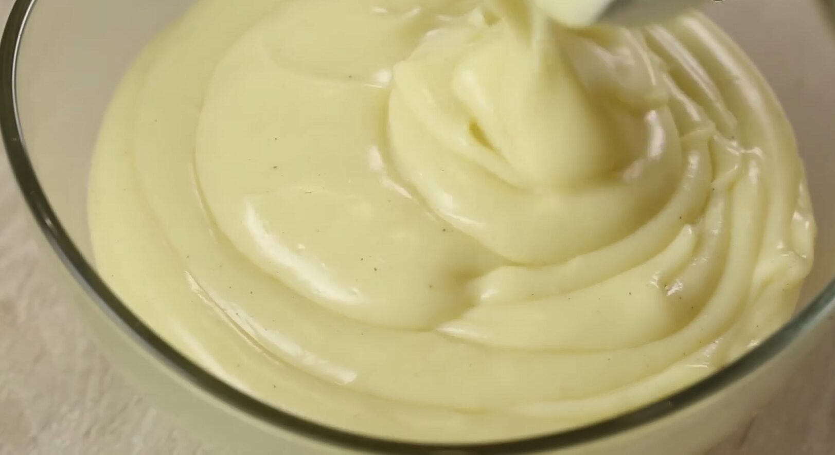 Рецепт смачного і ніжного торта Пломбір без випічки і печива