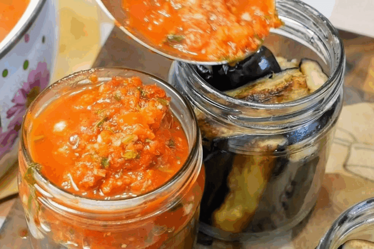 Рецепт баклажанної закуски з помідорами та солодким перцем