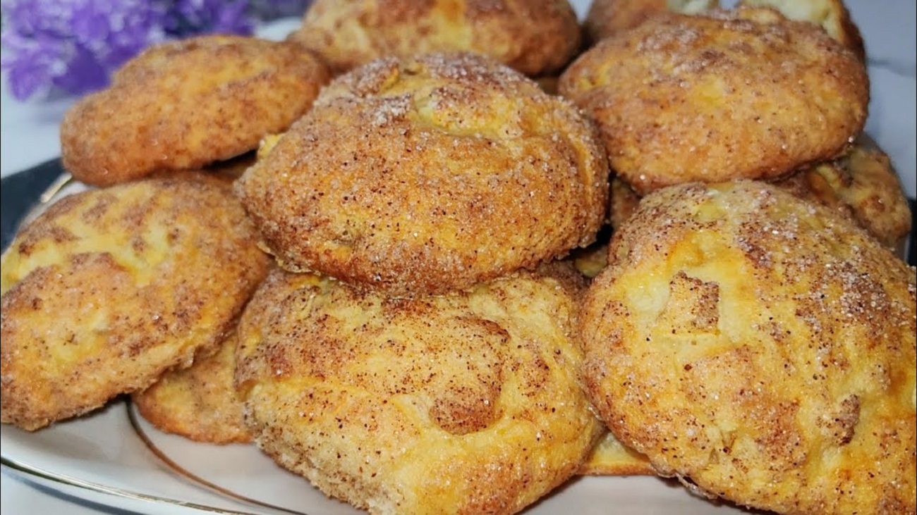 Рецепт дуже смачних сирних булочок з яблуками за 5 хвилин