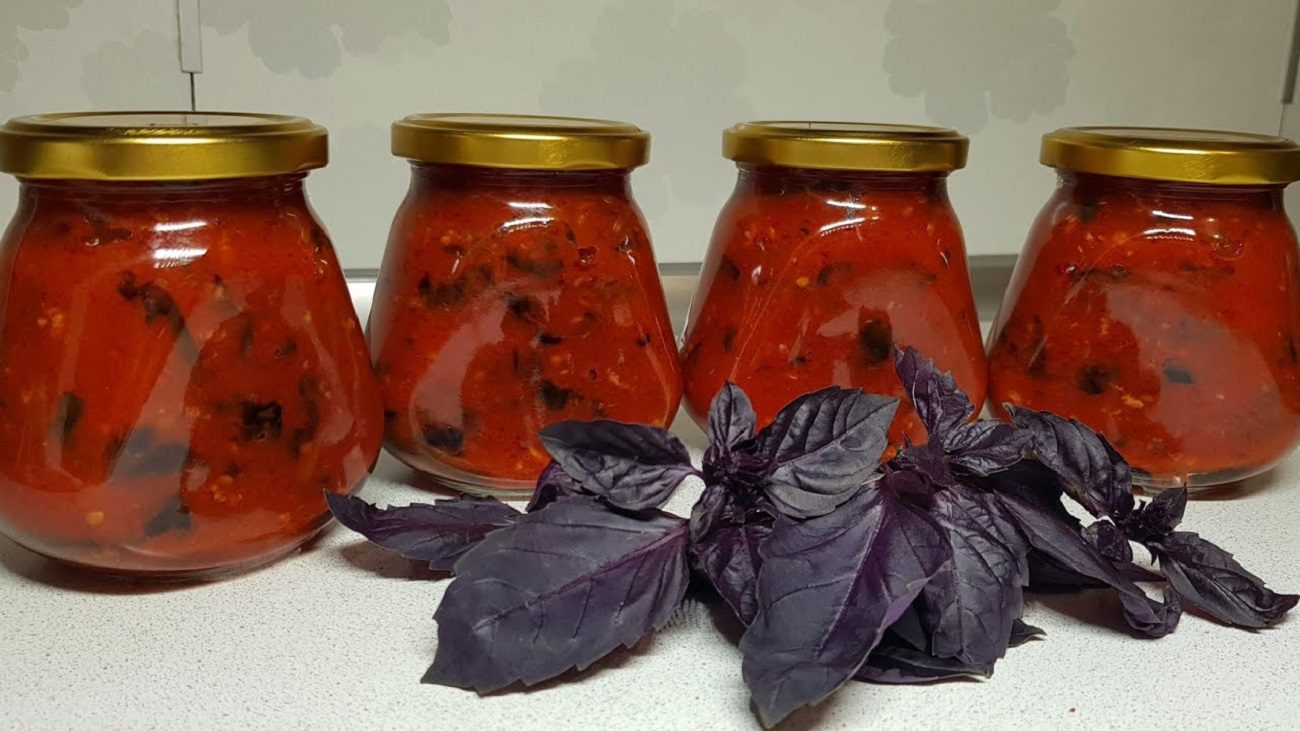 Кулінари поділилися рецептом смачного томатного соусу до м'яса