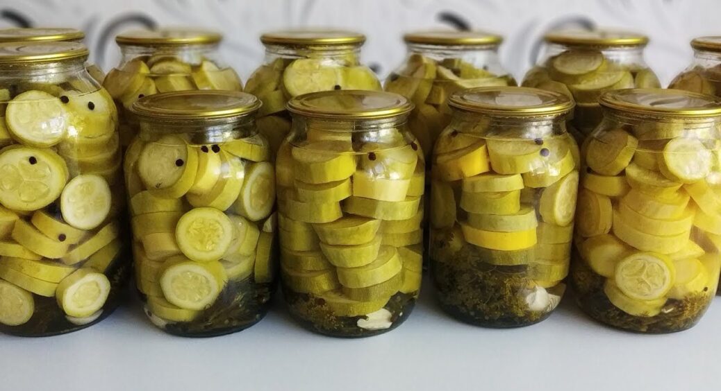 Кабачки на зиму 2025-2026: 2 рецепти від господині з Одеси, які розходяться миттєво 