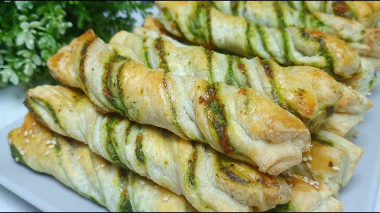 Рецепт домашньої випічки із цибулево-баклажанною начинкою