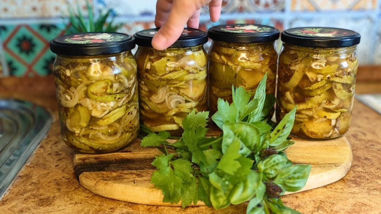 Рецепт дуже смачних шашличних кабачків на зиму