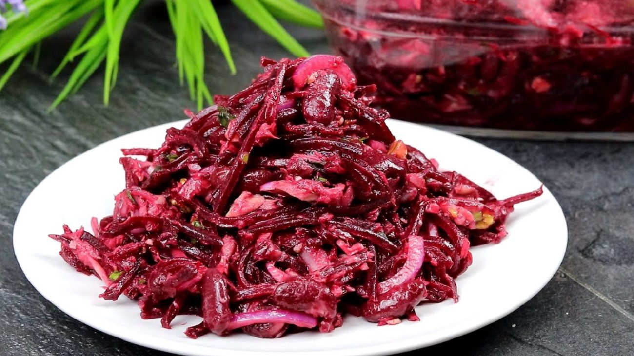 Кулінари розповіли, з яких інгредієнтів швидко зробити буряк по-корейськи