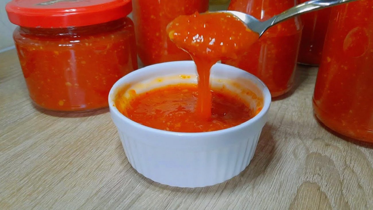Кулінари поділилися рецептом солодко-кислого соусу з томатів на зиму
