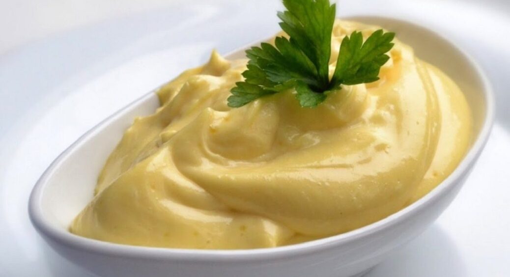 Просто змішайте ці 3 інгредієнти – і майонез готовий. Перевірений рецепт від киянки 