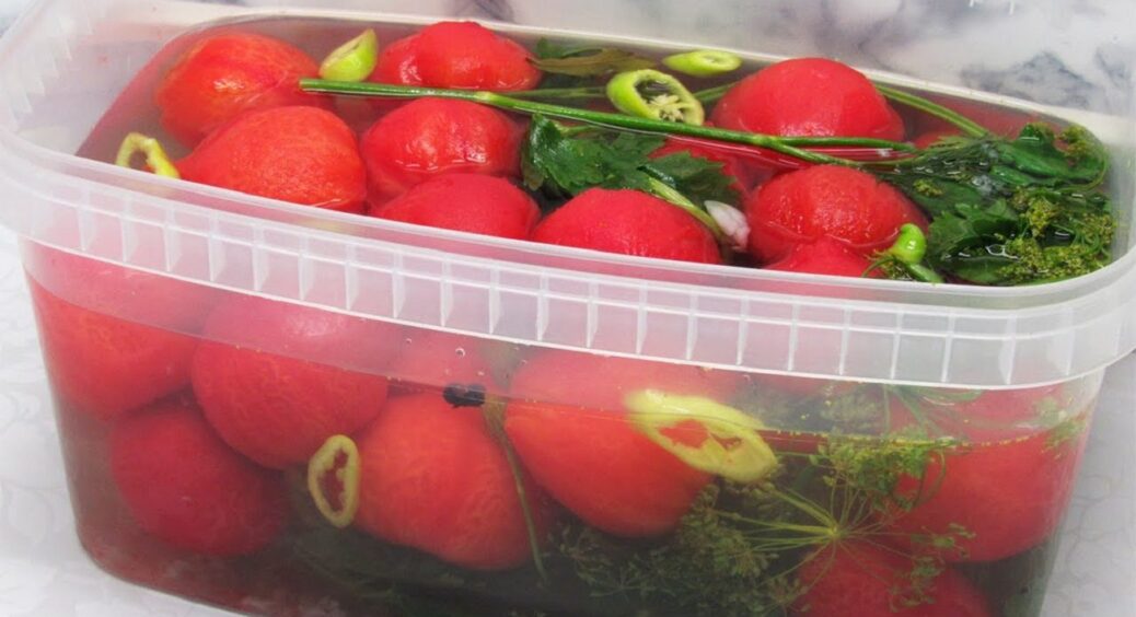 Помідори “Сенсація” — на базарі розлітаються за 1 годину. Не рецепт, а “молитва” кухарів 