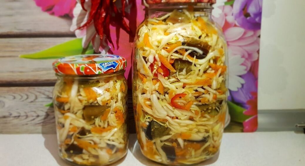 Баклажани кубиками з капустою на зиму: салат-закуска “Повний фарш” — від неї течуть слинки 