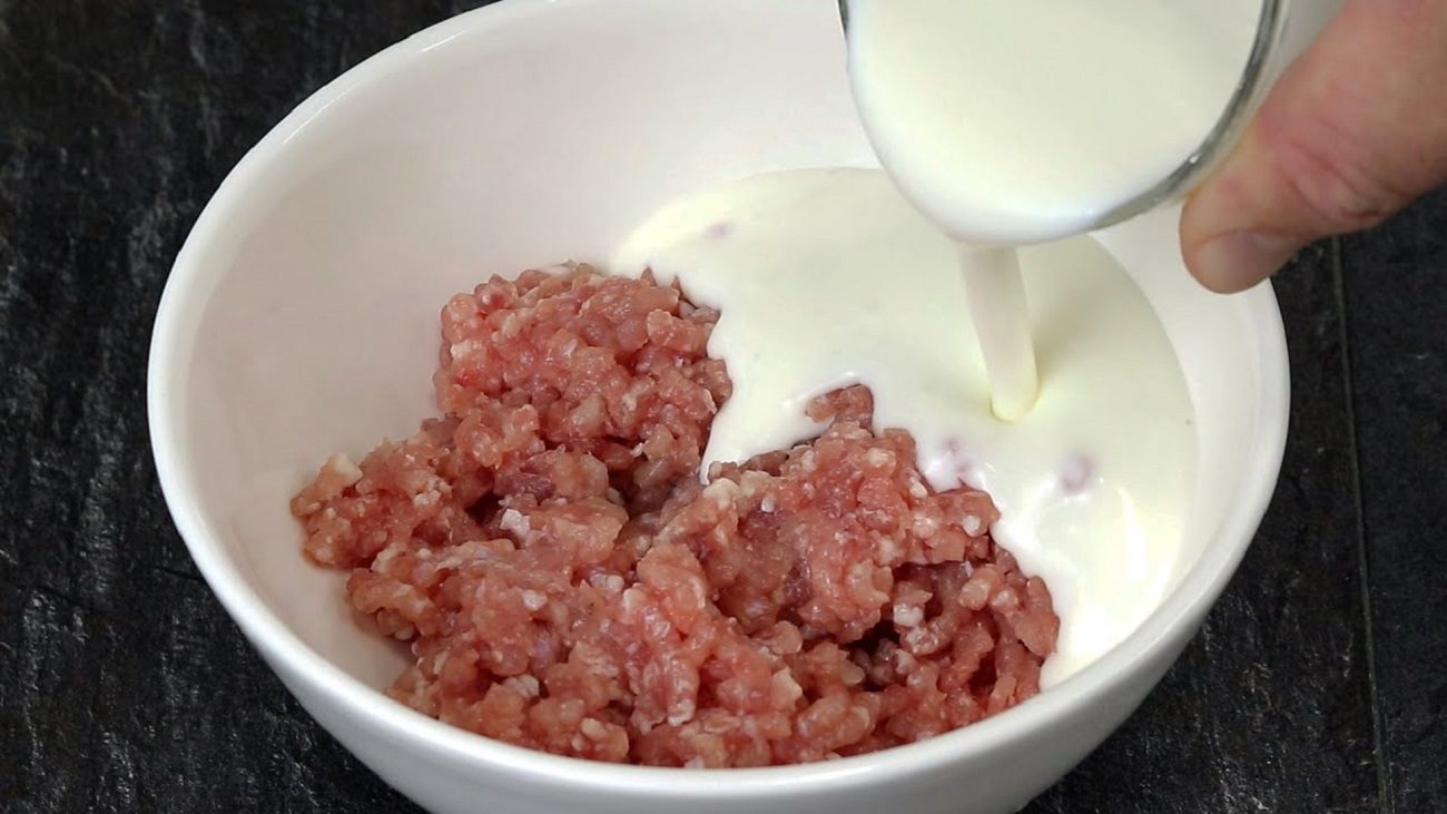 Рецепт дуже соковитих і пухких котлет на кефірі