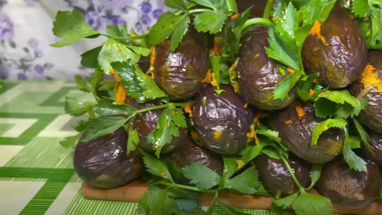 Кулінарка розповіла, як роблять квашені баклажани на півдні України