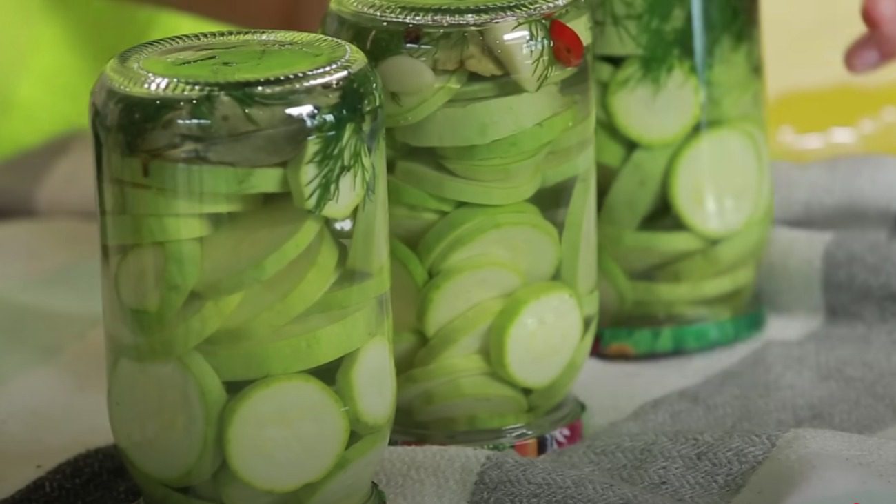 Кулінари розповіли, як смачно приготувати кабачки холодного посолу