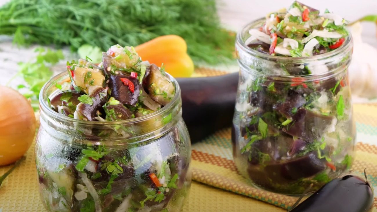 Кулінари вибрали найсмачніший рецепт салату з баклажанів 2025 року