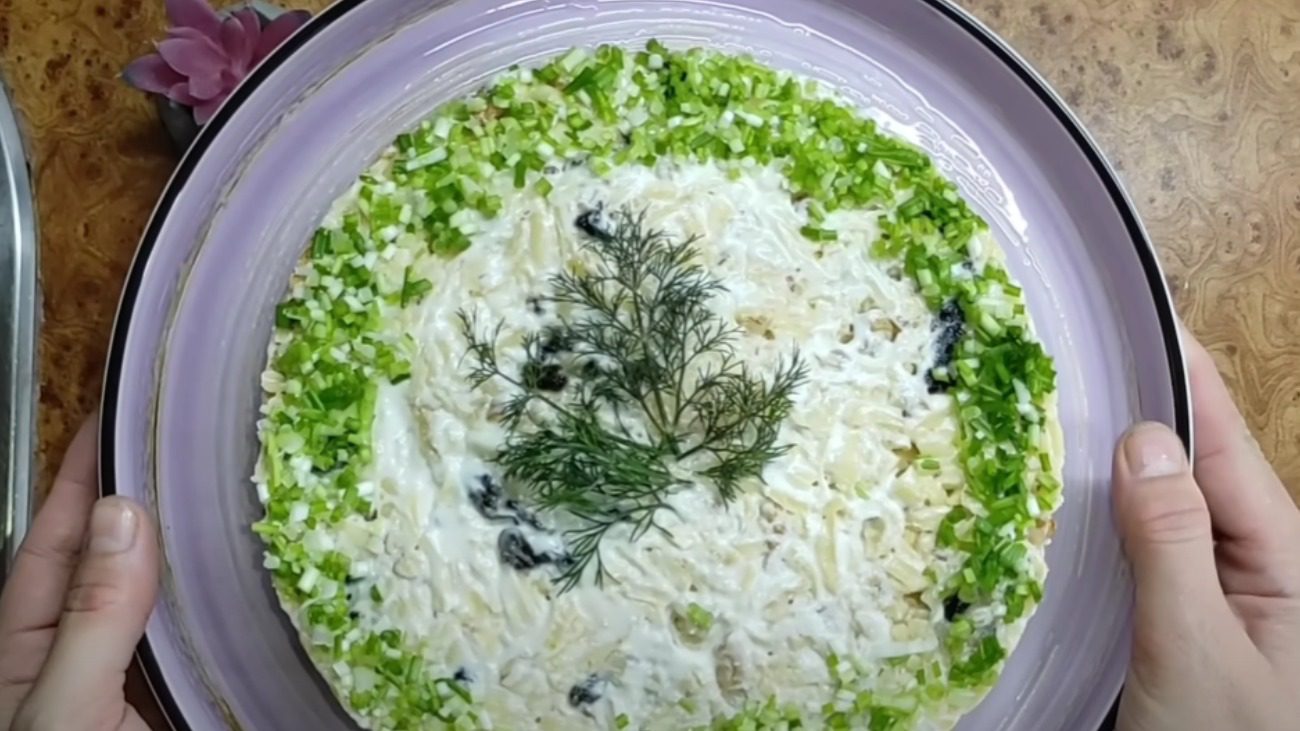 Рецепт незвичайного Наполеона: з куркою, грибами, ніжними коржами