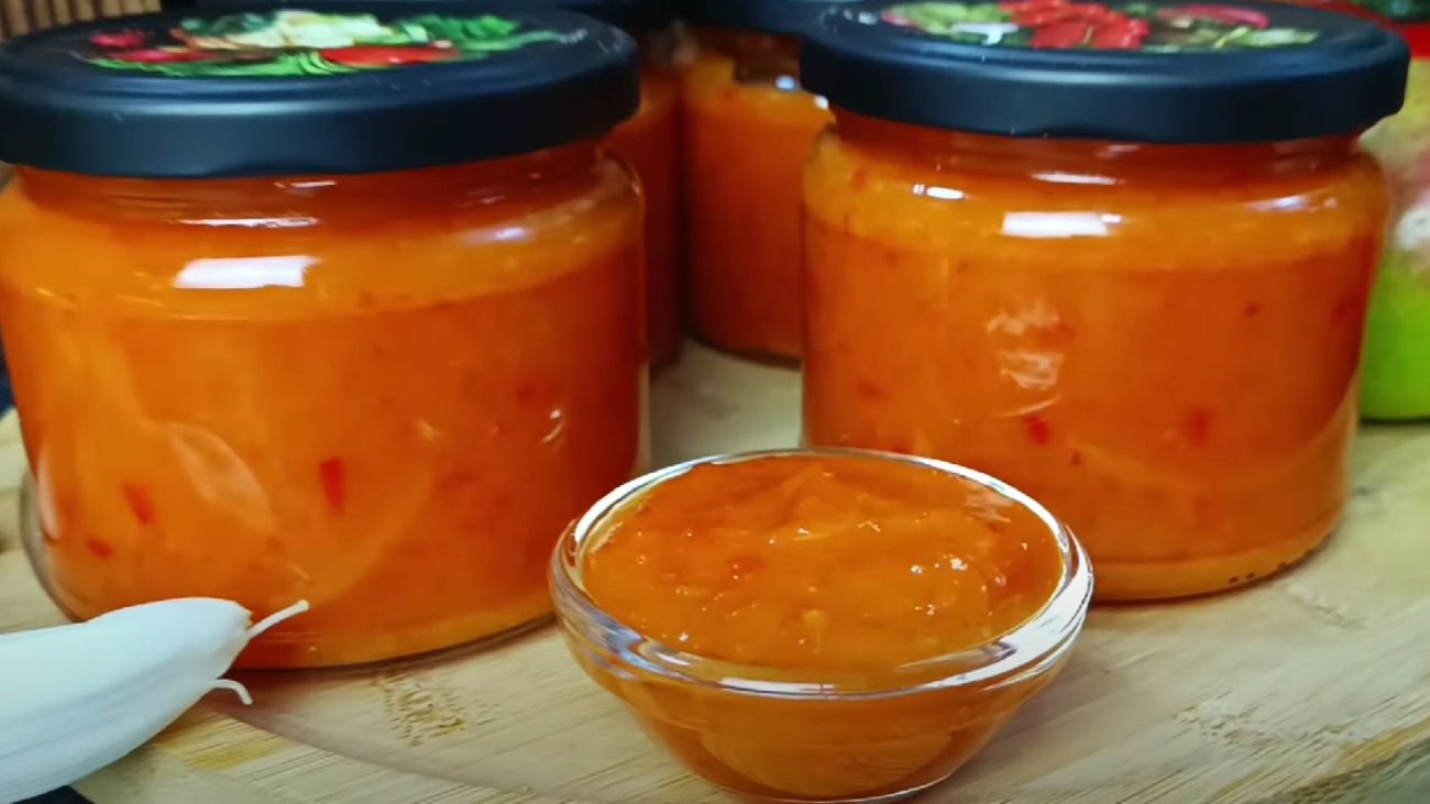 Кулінарка дала рецепт популярного соусу з груші та гострого перцю