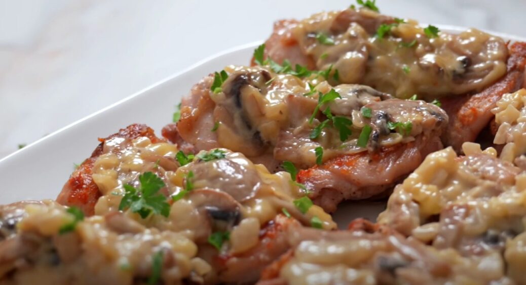 М’ясо по-французьки з грибами і сиром: варіант 10 із 10 для святкового столу на Новий рік 