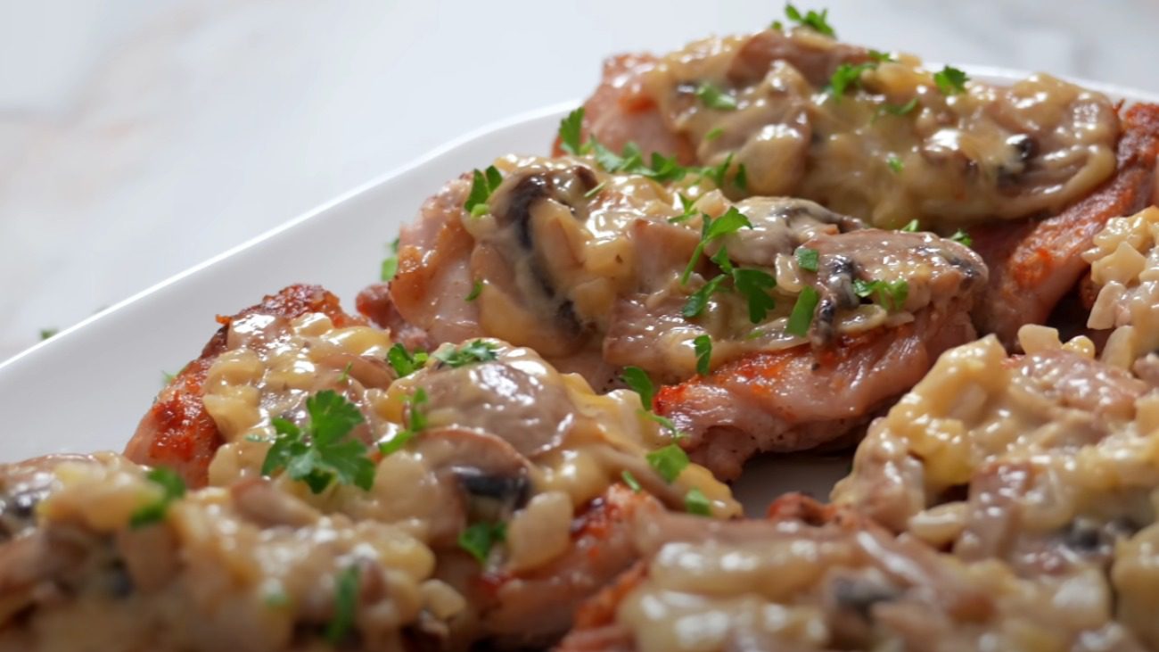 Кулінарка розповіла, як зробити м'ясо по-французьки без духовки