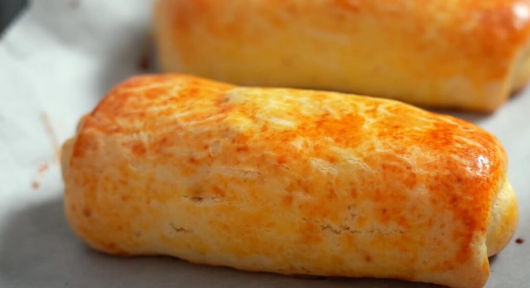 Не треба чекати, а можна одразу випікати: найшвидші піріжки у світі від бабусі з українського села 