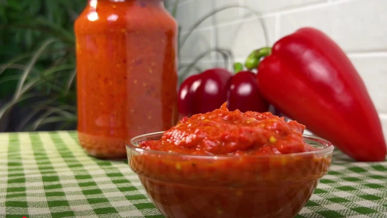 Кулінарка розповіла, як приготувати справжній соус Айвар з перців та баклажанів