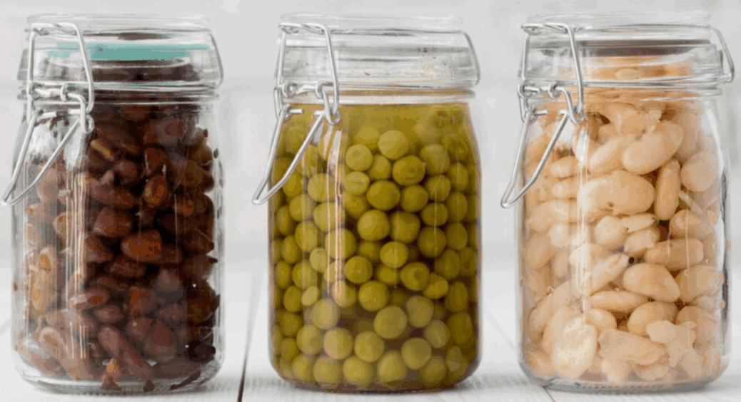 Рецепт “Раз, два і готово” – беру квасолю і ще 3 овочі: консервація на обід і вечерю 