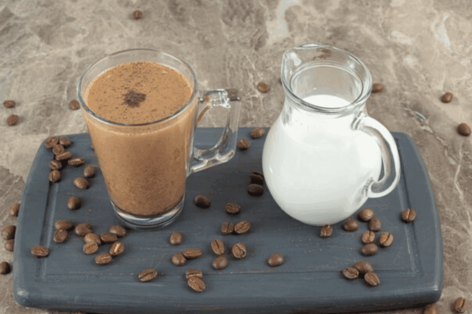 Експерти розсекретили, чи можна пити каву з молоком