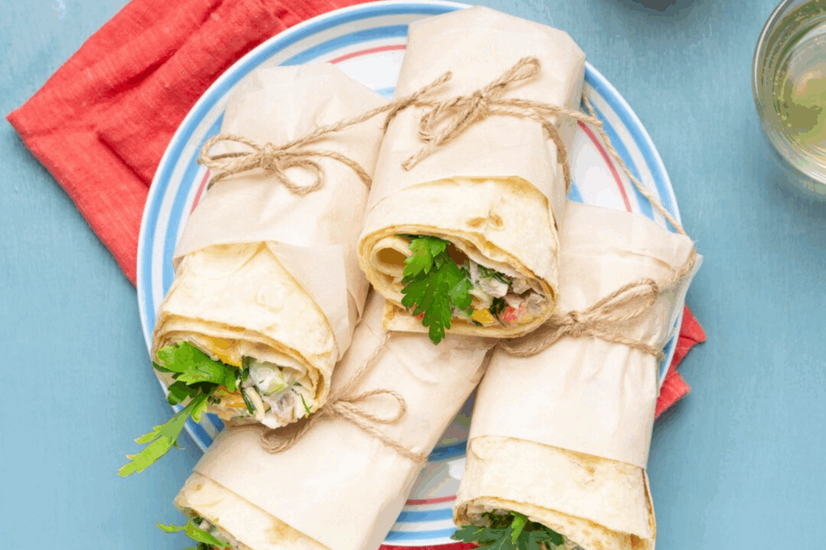 Господині поділились рецептом лінивих рулетиків із сиром на сніданок Господині поділились рецептом лінивих рулетиків із сиром на сніданок